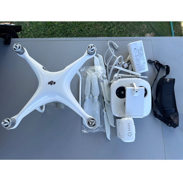 DJI PHANTOM 4 PRO V2.0(LIKE NEW) + ACCESORIOS