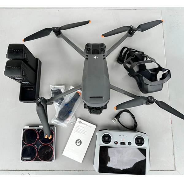 DJI MAVIC 3 PRO FLY MORE COMBO CON DJI RC (CON PANTALLA)